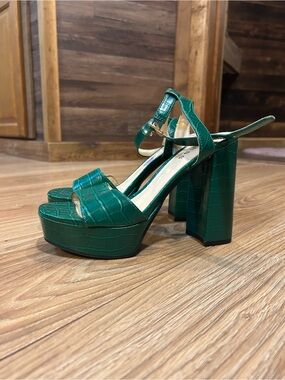Guess Green Croc-Embossed Platform Sandals